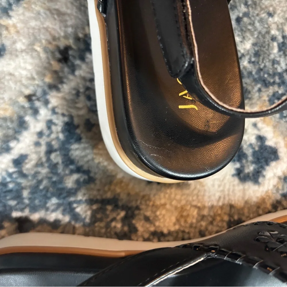 Jack Rogers Women's Black Sandals - Picture 7 of 11